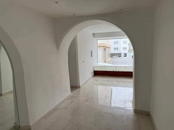 Ladengeschäft im Erdgeschoss